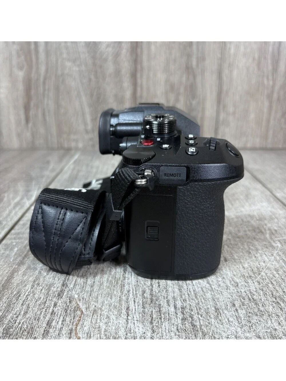 Panasonic Lumix GH6 25.2MP Mirrorless Camera Body Bundle Batteries & Charger